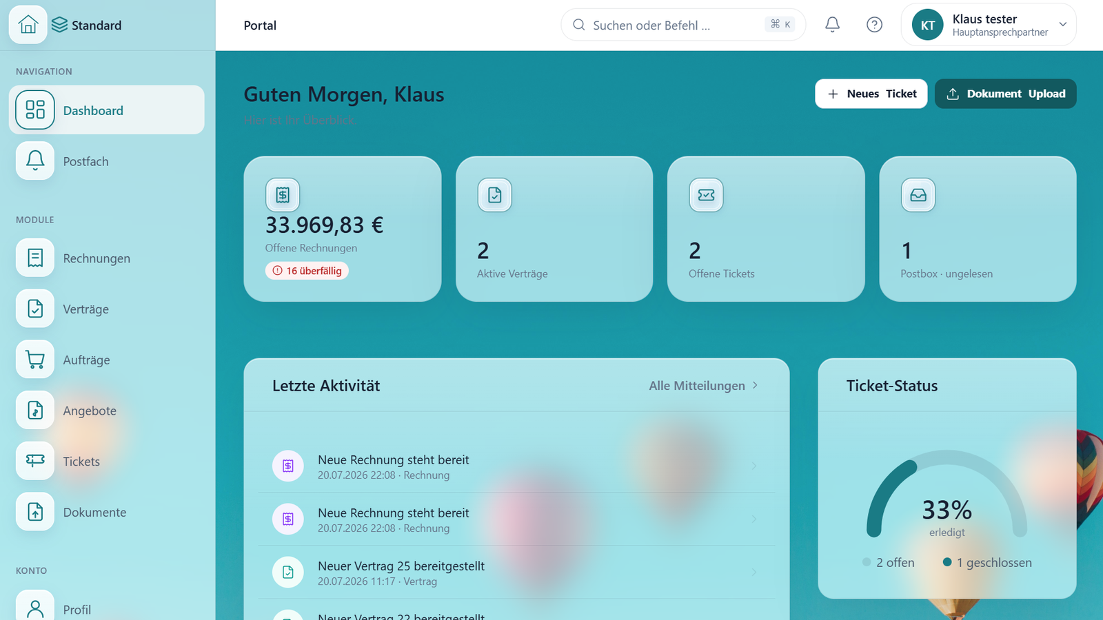 Kunden-Dashboard mit offenen Rechnungen, aktiven Verträgen, offenen Tickets, letzter Aktivität und Ticket-Status