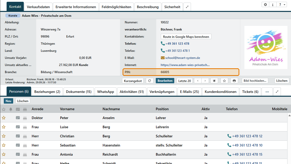 Kontaktansicht im TecArt CRM mit hervorgehobenem Feld PIN